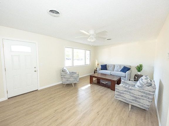 5th image of 808 Grant St
