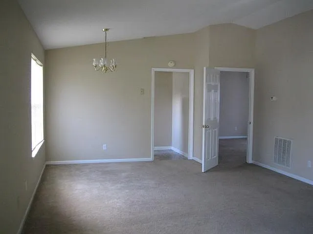 103 Chance Ln — Photo 7