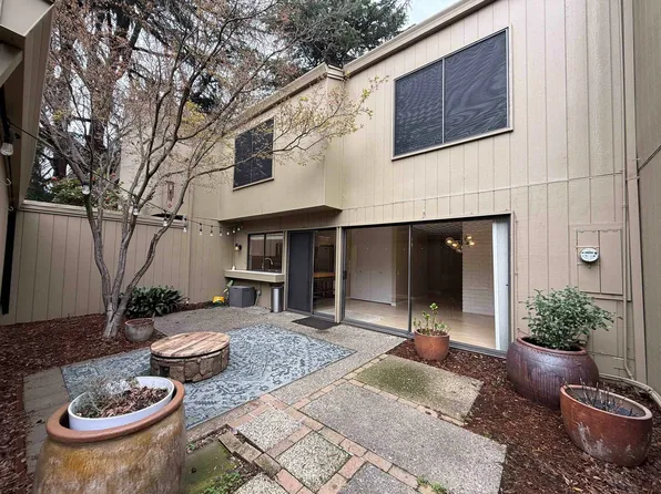 1402 Commons Dr, Sacramento, CA 95825