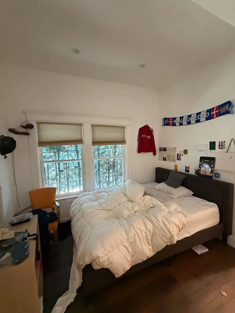 2113 Oak Street Apts — Photo 3