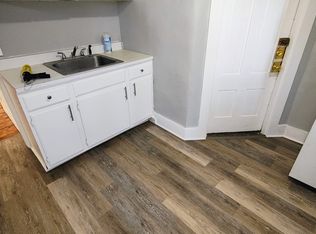 168 Main St, Amesbury, MA 01913