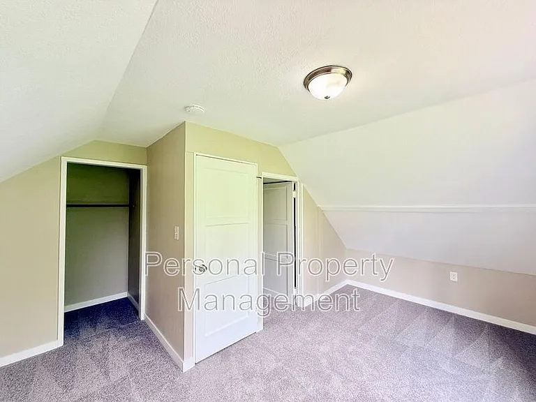 3110 Thompson Ave — Photo 14
