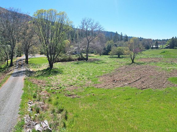5th image of 7255 Upper Applegate Rd