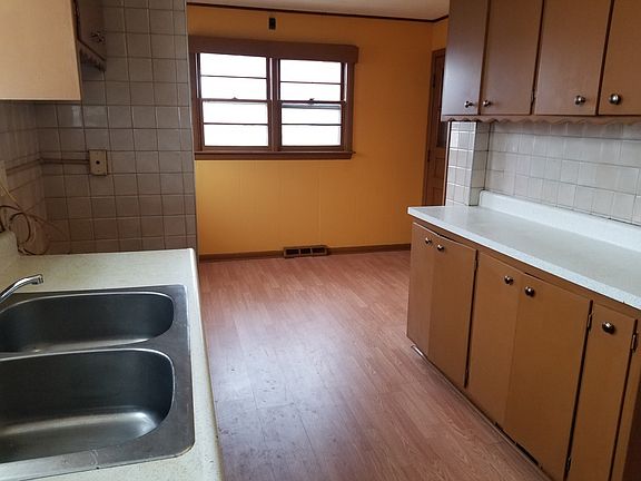 3rd image of 627 Douglas Ave APT 1