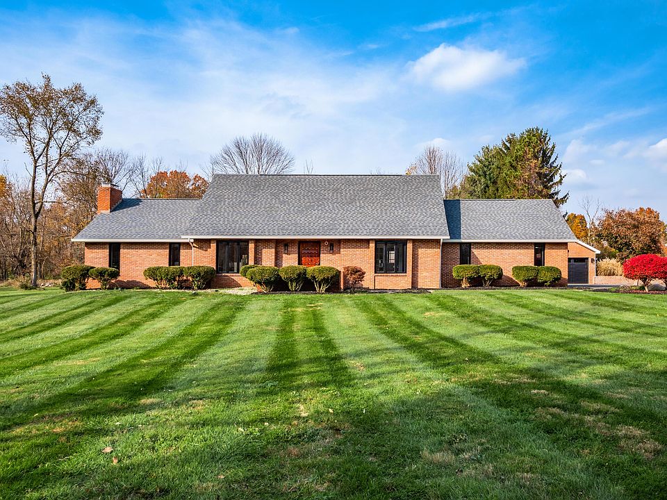 1st image of 7800 Fairlawn Dr