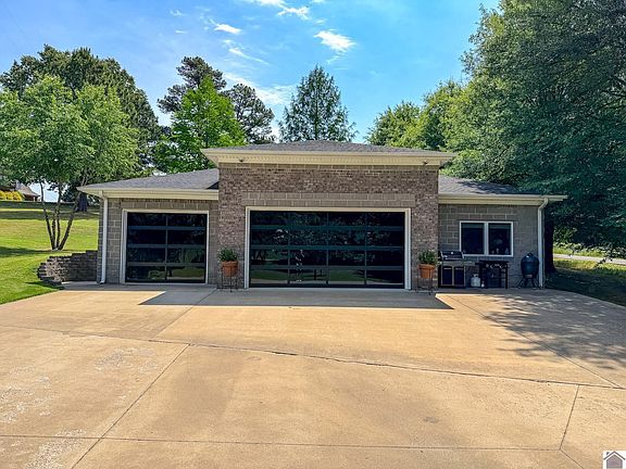 5th image of 815 Starr Hill Rd