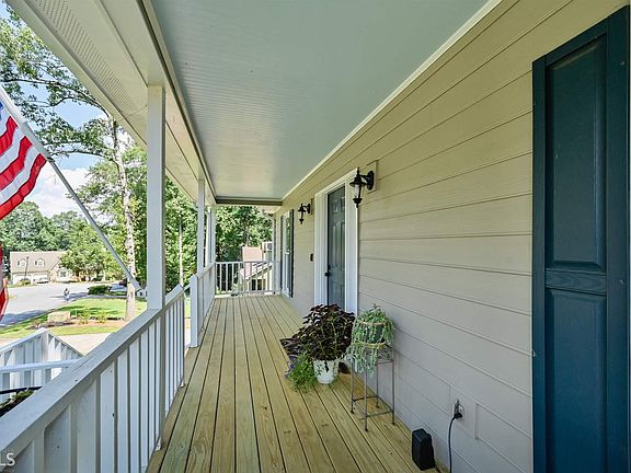 2nd image of 1961 Fernwood Dr