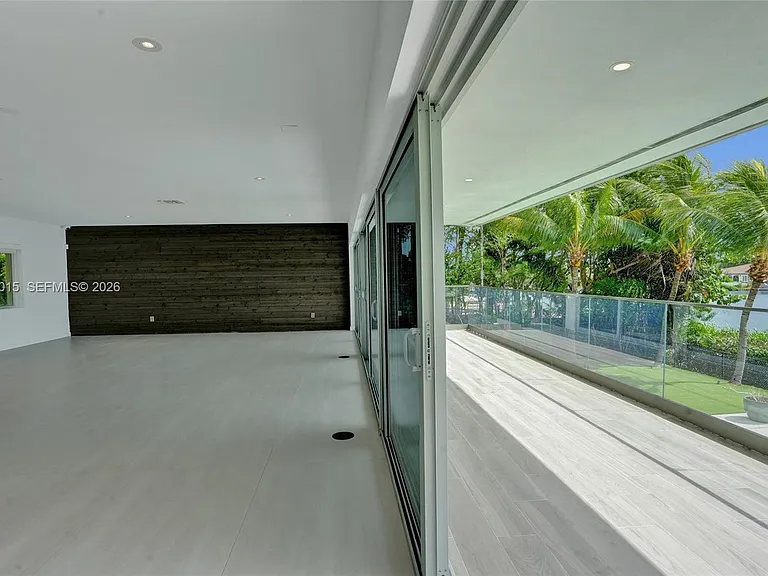19231 NE 22nd Ave — Photo 54