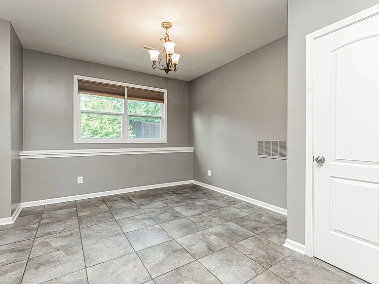 2501 Sawmill Rd — Photo 8