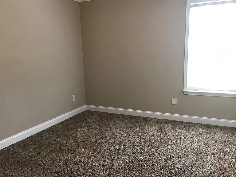 312 Loneoak Trl — Photo 18
