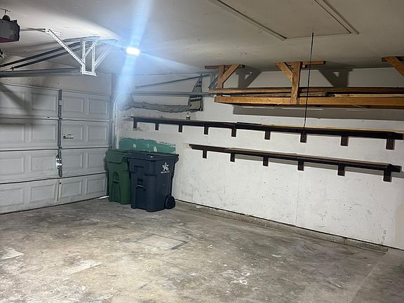 2nd image of 306 Lantana Dr