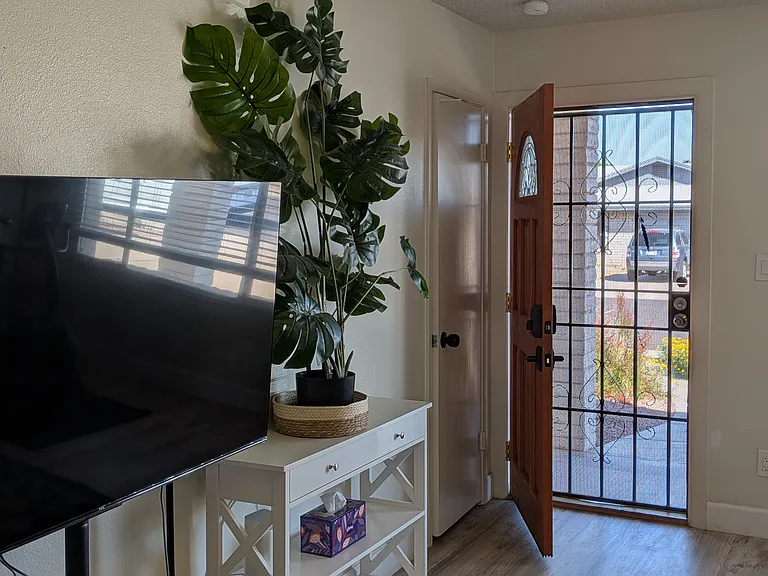 2035 E Cornell Dr — Photo 37