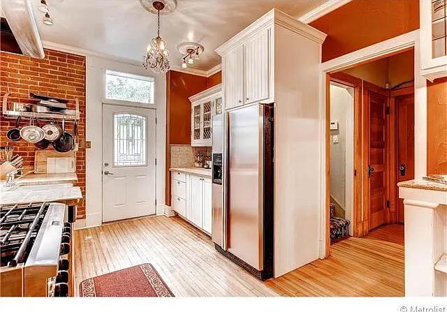 1125 N Clarkson St — Photo 2