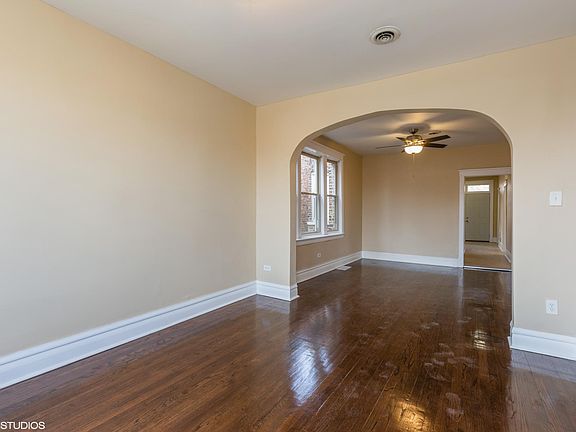 5th image of 716 S Kostner Ave #2