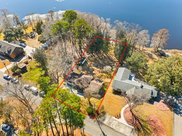 117 Goose Creek Dr, Goose Creek, SC 29445