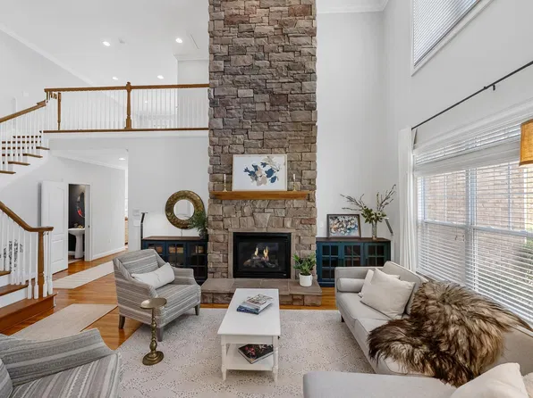 8 Firnstone Ct, Greenville, SC 29607