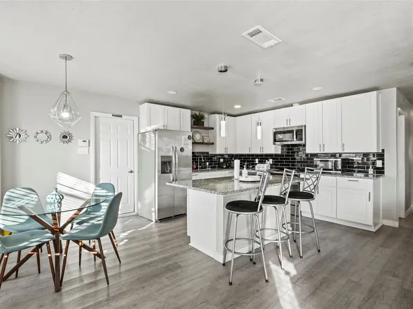 3411 Spring Meadows Dr, Arlington, TX 76014