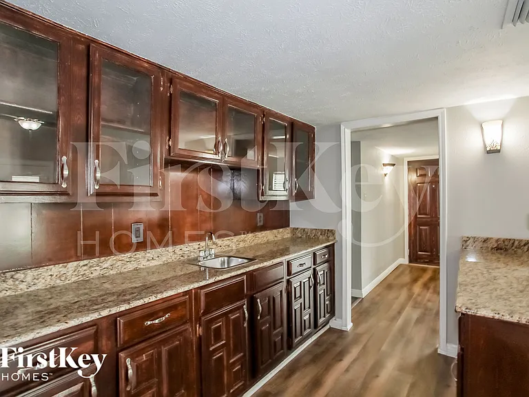1835 Tree Line Dr — Photo 4