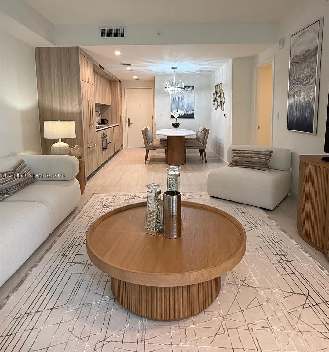 1 bed, 1.0 bath, $4,800 — Photo 3