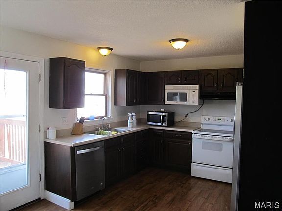 3rd image of 407 1st St