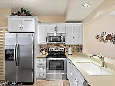 2 bed, 2.0 bath, 1138 sqft, $2,300 — Photo 4