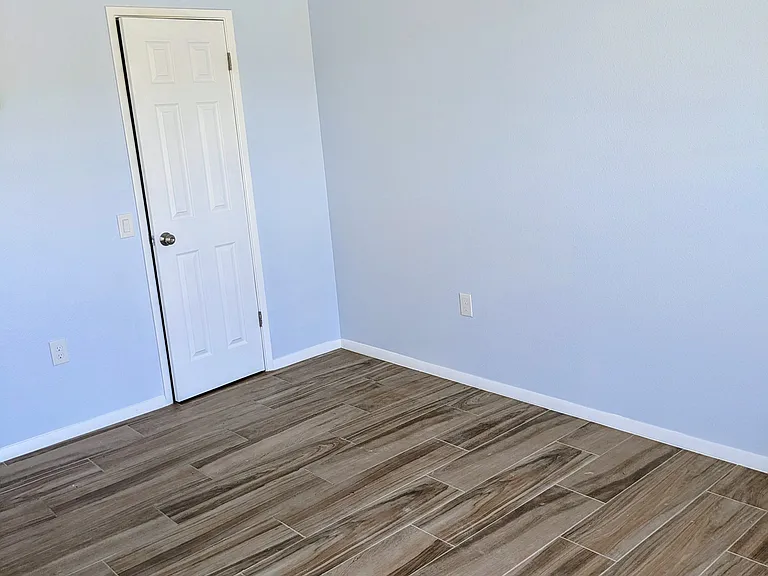 9870 W Comstock Ct — Photo 5