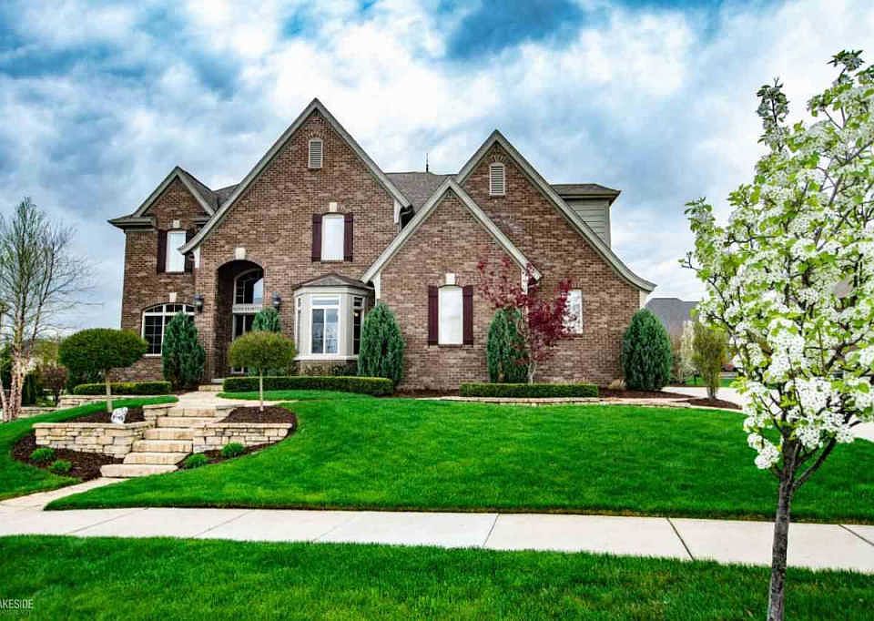 1st image of 56593 Hartley Dr W