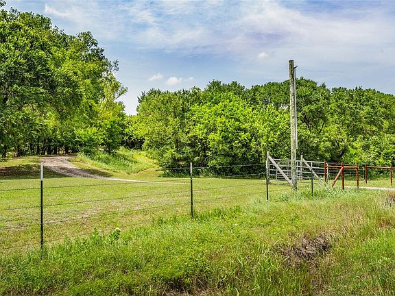 2nd image of 4320 County Road 444