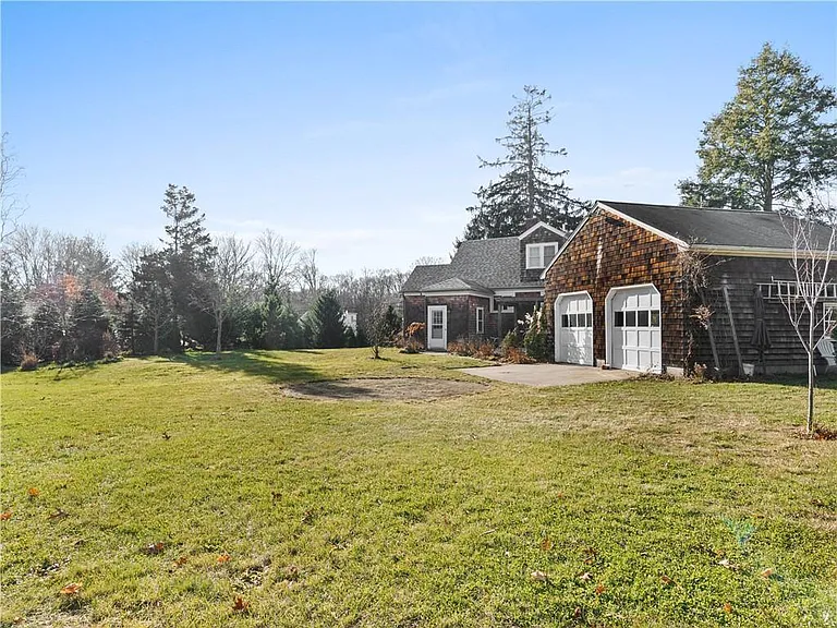 249 Sowams Rd — Photo 6