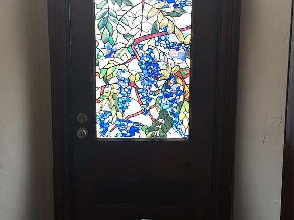 2nd image of 109 E Washington St