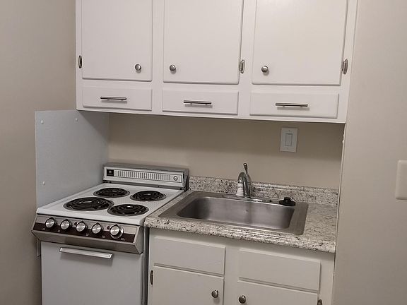 4th image of 284 North Ave #4