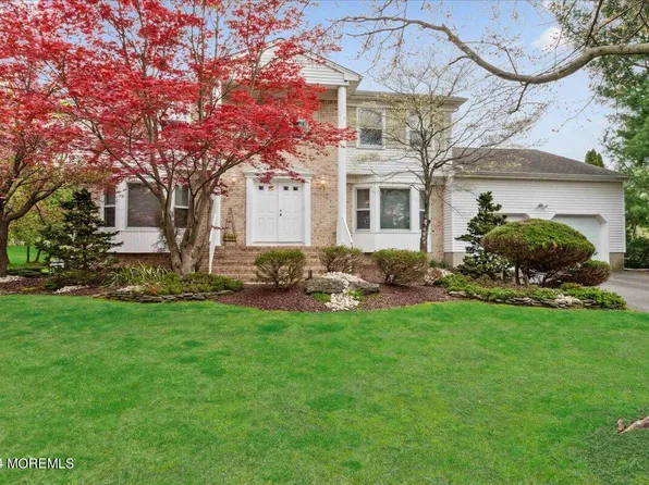 23 Cloverleaf Drive, Marlboro, NJ 07746