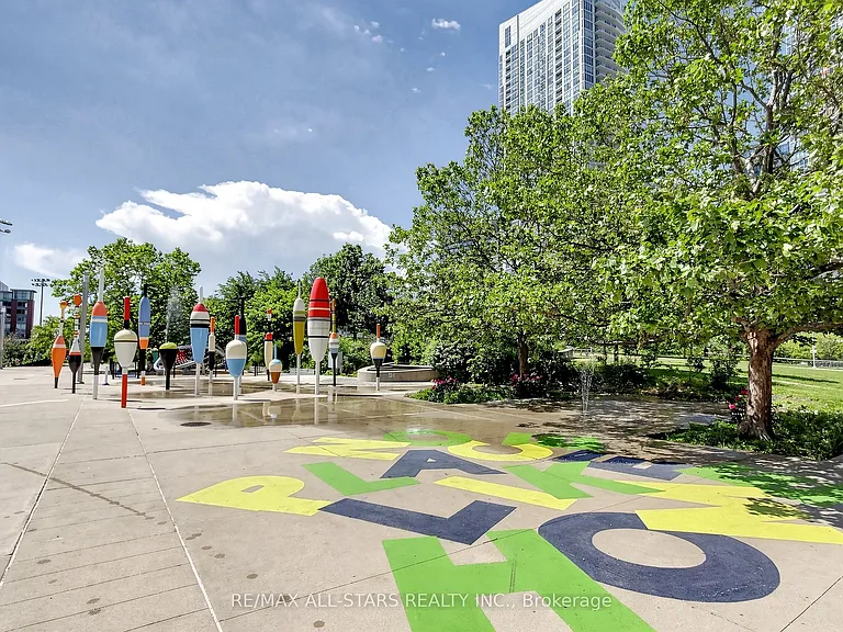 110 Fort York Blvd #G08 — Photo 40