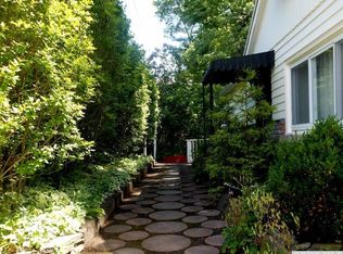 621 River Rd, Schodack Landing, NY 12156