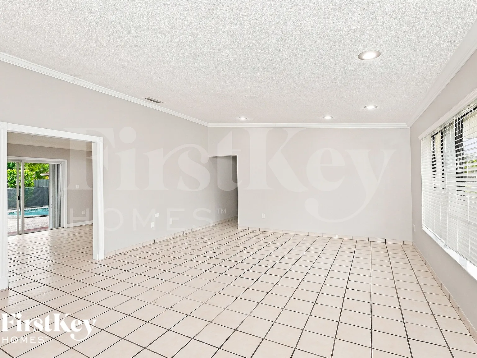 3 bed, 2.0 bath, 1582 sqft, $3,195 — Photo 2