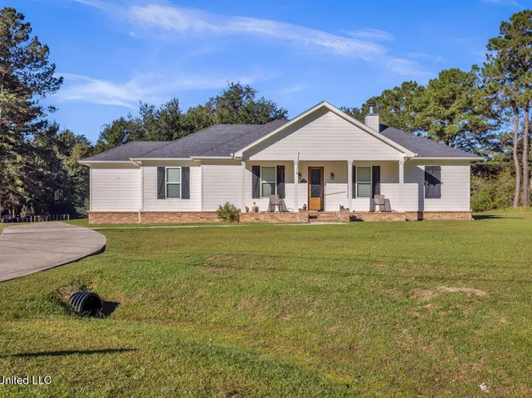 10571 Sarah Dr, Pass Christian, MS 39571