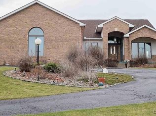 2528 Cedarwood Dr, Adrian, MI 49221