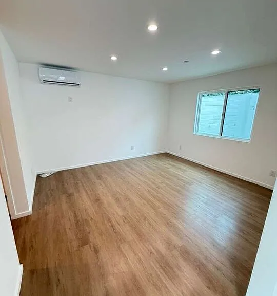 5417 Gentry Ave — Photo 11