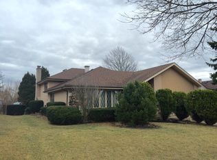 7731 Barclay Rd, Darien, IL 60561