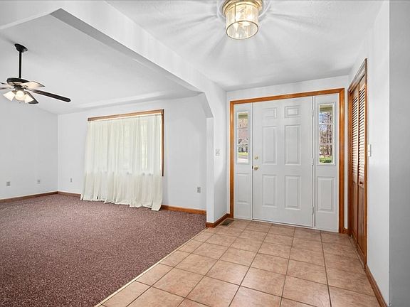 4th image of 25 Collier Cir