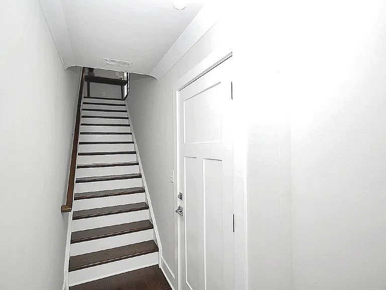 1103 Shuman View Ct — Photo 32