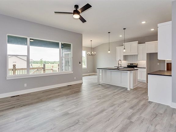 4th image of 1270 N Countrywalk Ct