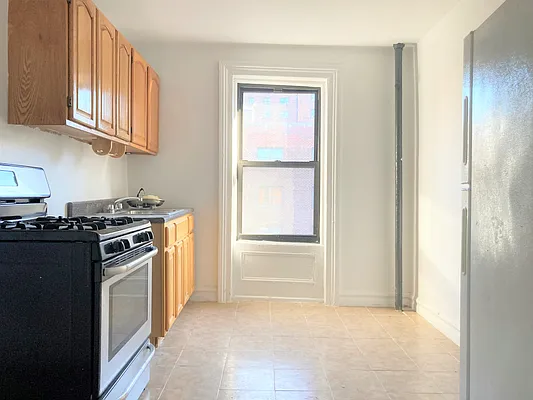 Rented by ZealEstate Group Inc | media 16