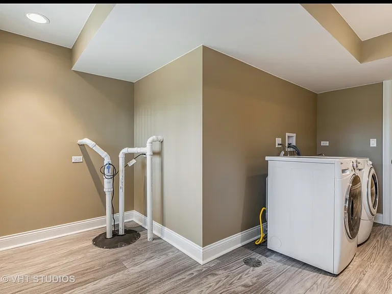 1415 E Fleming Dr S — Photo 35