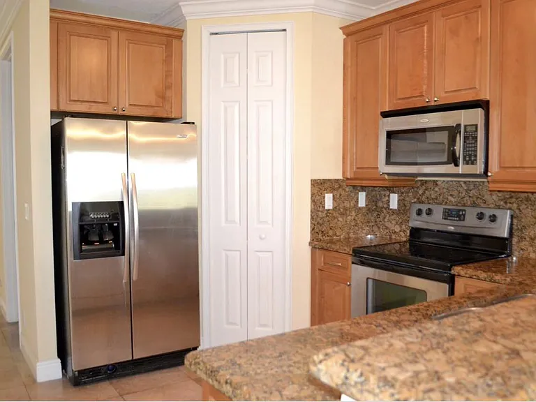 3042 Waterside Cir — Photo 19