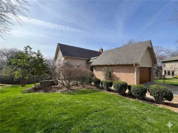 7407 W 101st Ter, Overland Park, KS 66212