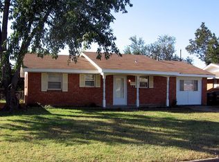 732 SW 2nd St, Moore, OK 73160