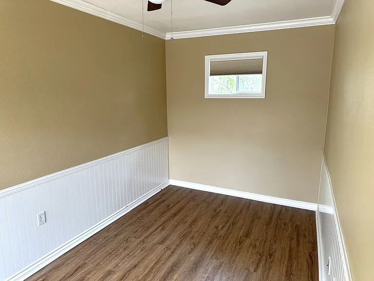 345 N Shattuck Pl — Photo 13