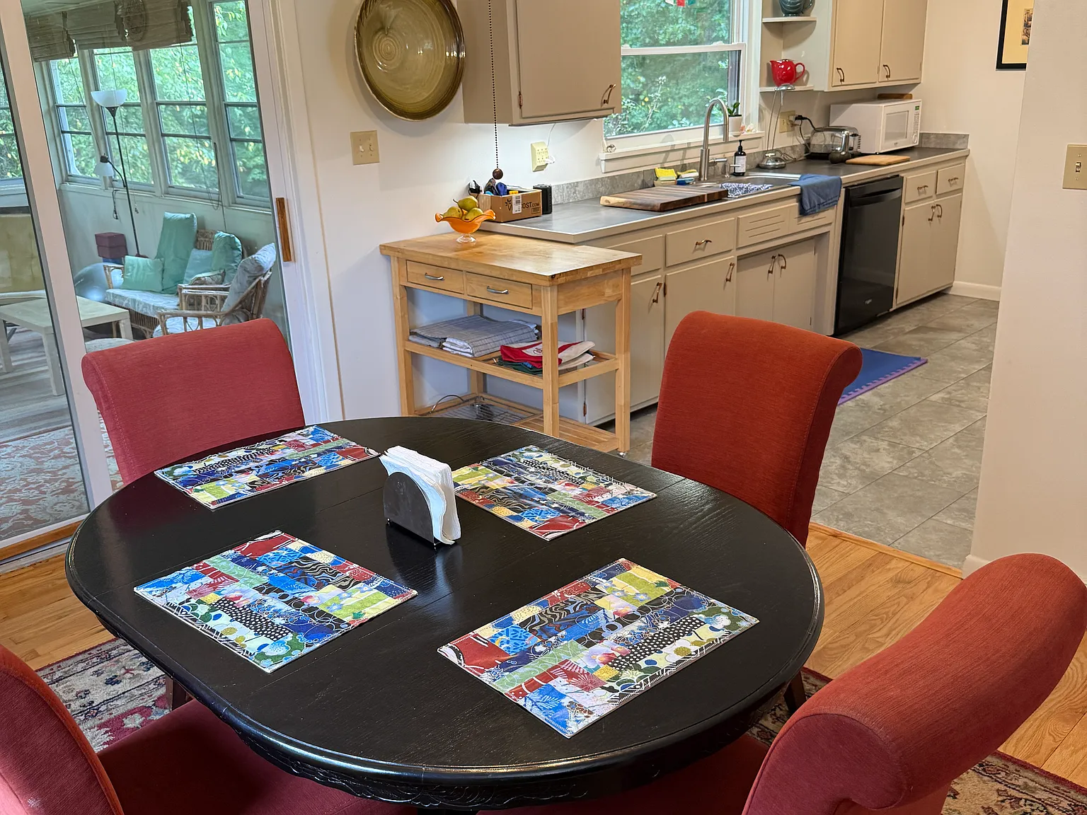 3 bed, 1382 sqft, $2,450 — Photo 3