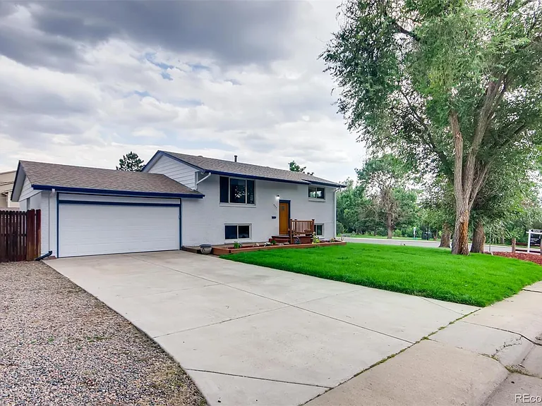 6054 Allison St — Photo 2